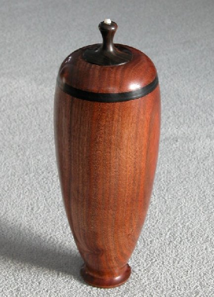 Black Acacia with Pearl