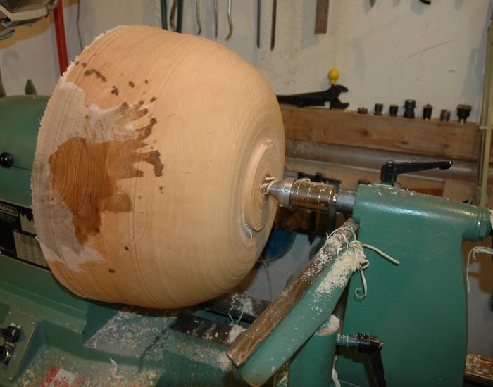 Turned Round. Tailstock provides support